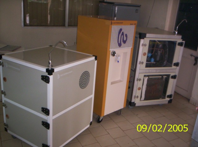 Datei:Atmospheric water generator.jpg