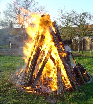 Pyramit feuer001.JPG