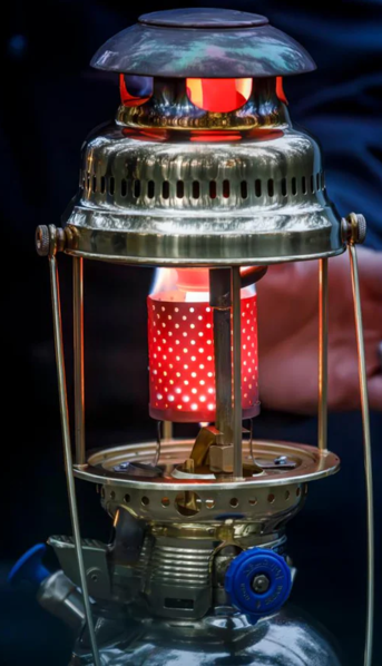 Datei:Waermeaufsatz- fuer Petromax HK500.png